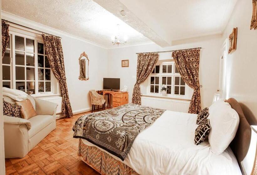 Четырехместный Номер Стандарт, Wincham Hall