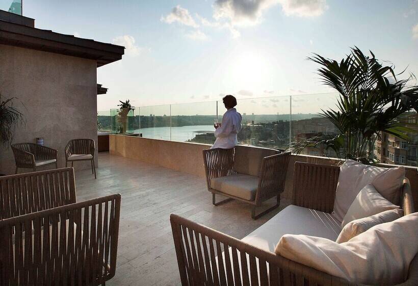 景色の見えるスイートルーム, Radisson Blu Hotel Istanbul Pera