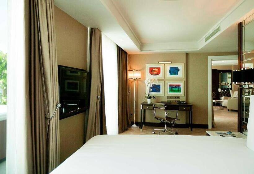 景色の見えるスイートルーム, Radisson Blu Hotel Istanbul Pera