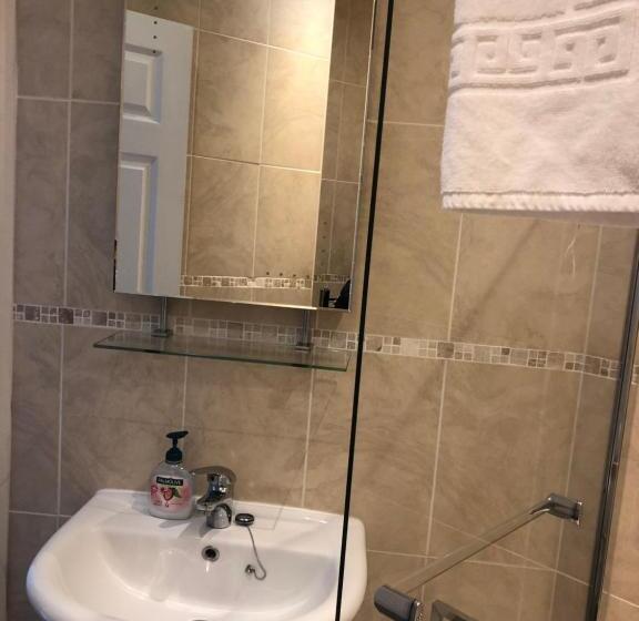 Номер Deluxe, The Promenade Guest House