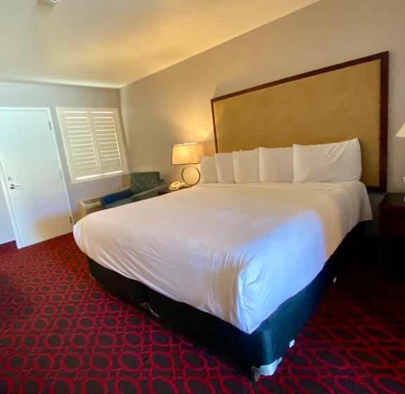 스탠다드 룸 킹사이즈 침대, Morro Shores Inn And Suites