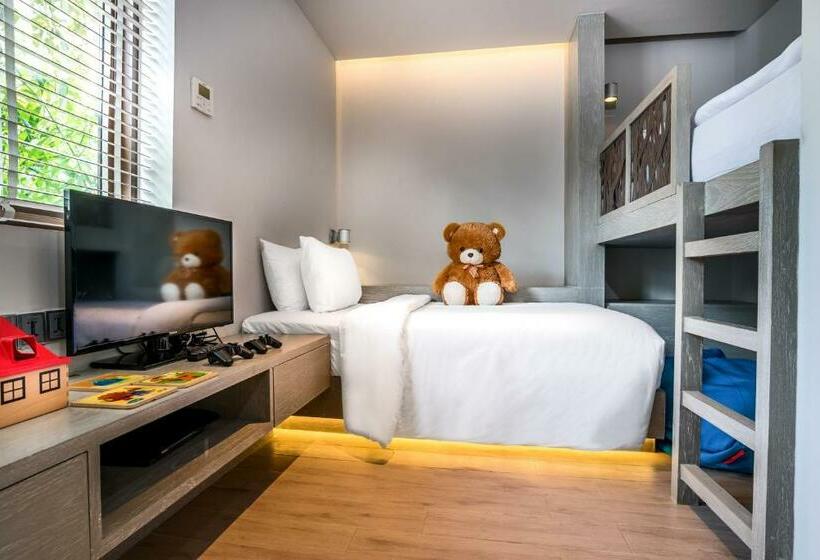 Семейный Номер Deluxe, Pullman Phuket Arcadia Naithon Beach