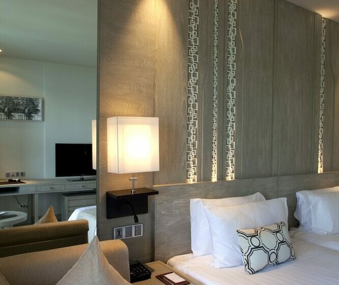Номер Deluxe, Pullman Phuket Arcadia Naithon Beach