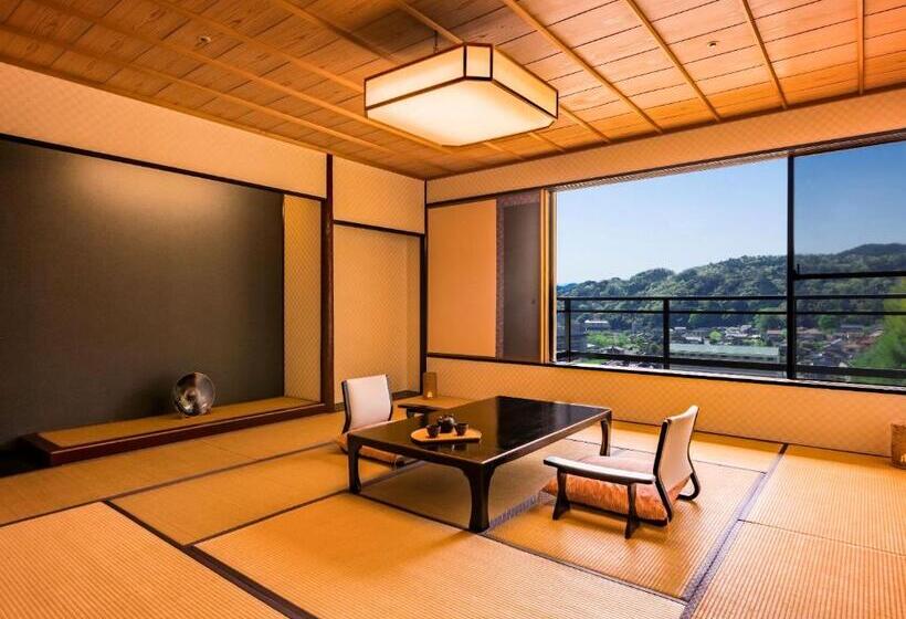 Номер Superior Вид на Город, Ooedo Onsen Monogatari Premium Saiki Bekkan