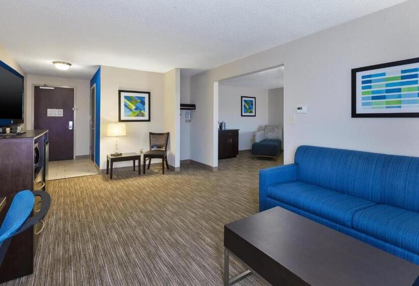 Люкс Кровать Кинг, Holiday Inn Express Chillicothe East, An Ihg