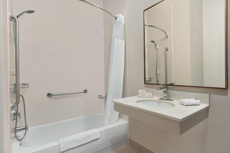 带大床的标准间, Fairfield Inn & Suites By Marriott Reno Sparks