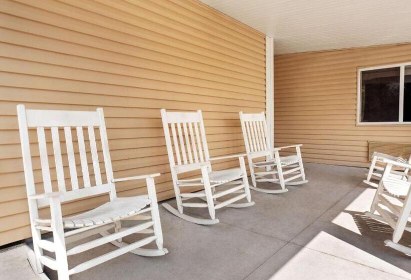 Номер Deluxe Адаптированный для Инвалидов, Travelodge By Wyndham North Platte