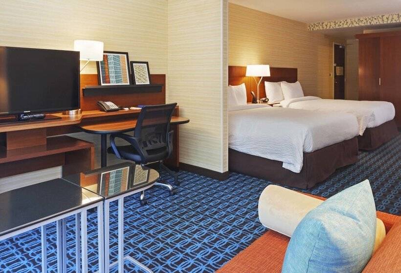Studio Standard, Fairfield Inn And Suites Chicago Downtown River North