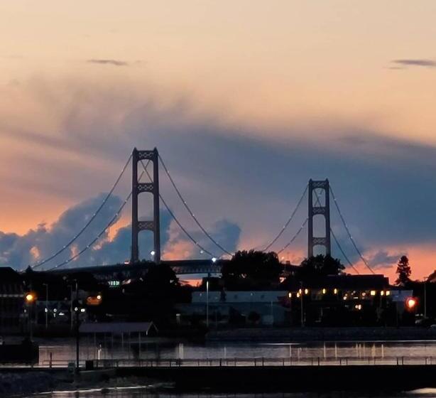 Номер Стандарт, Mackinaw Beach And Bay Inn & Suites