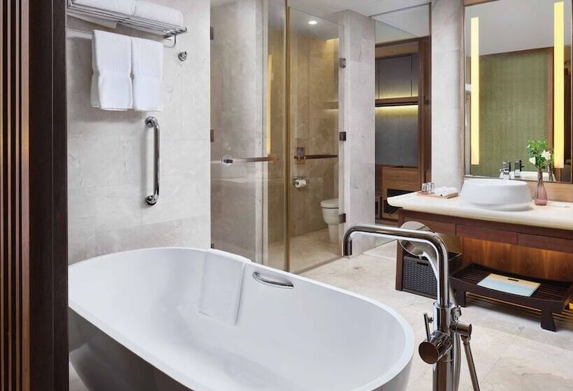 Номер Премиум, Crowne Plaza Hailing Island, An Ihg