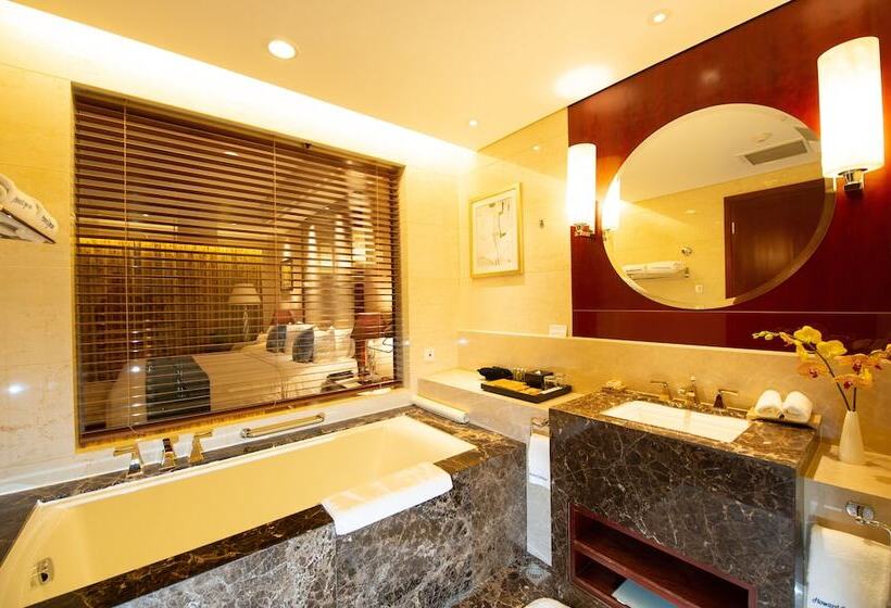 Президентский Люкс, Howard Johnson Tropical Garden Plaza Kunming
