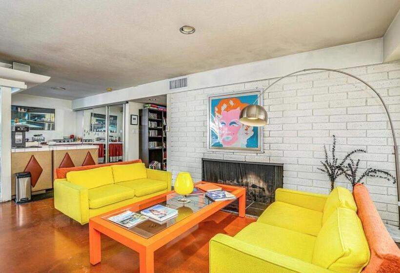 １ベッドルームハウス, Palm Springs Rendezvous