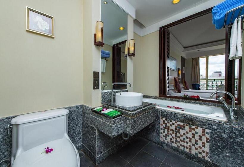 Номер Deluxe Вид на Море с Балконом, Shengyi Holiday Villa