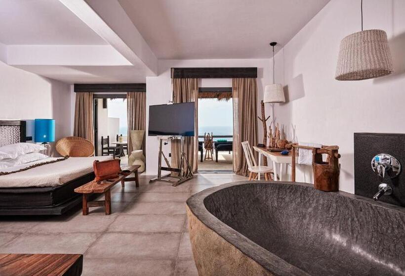 Люкс с гидромассажем, Myconian Utopia Relais & Chateaux