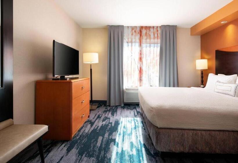스위트 킹사이즈 침대, Fairfield Inn & Suites Redding