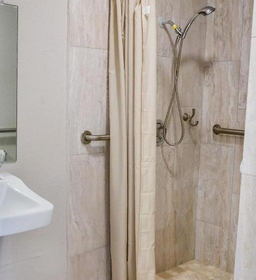 Standard-studio, Merit Inn And Suites