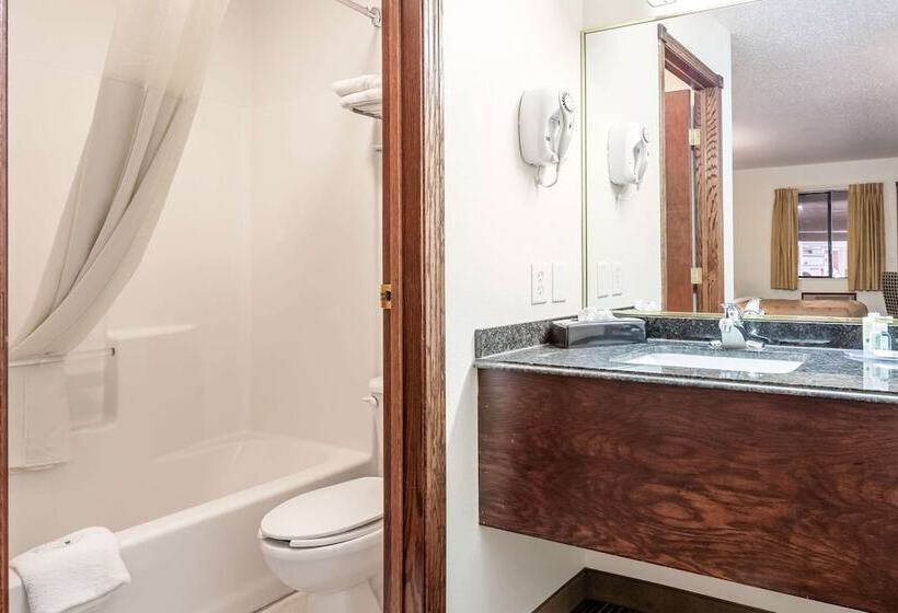 Номер Стандарт 2 Двуспальные Кровати, Quality Inn Keystone Near Mount Rushmore