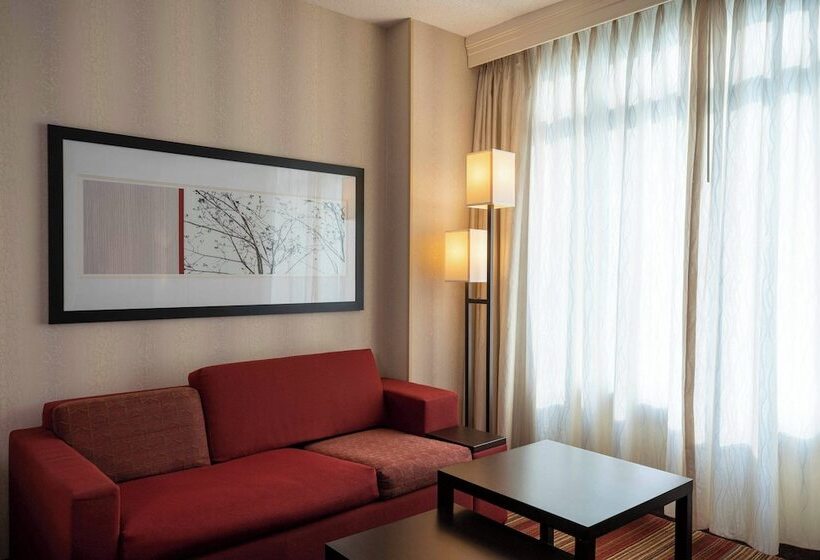 스탠다드 룸 더블 침대, Courtyard By Marriott Washington, D.c./foggy Bottom