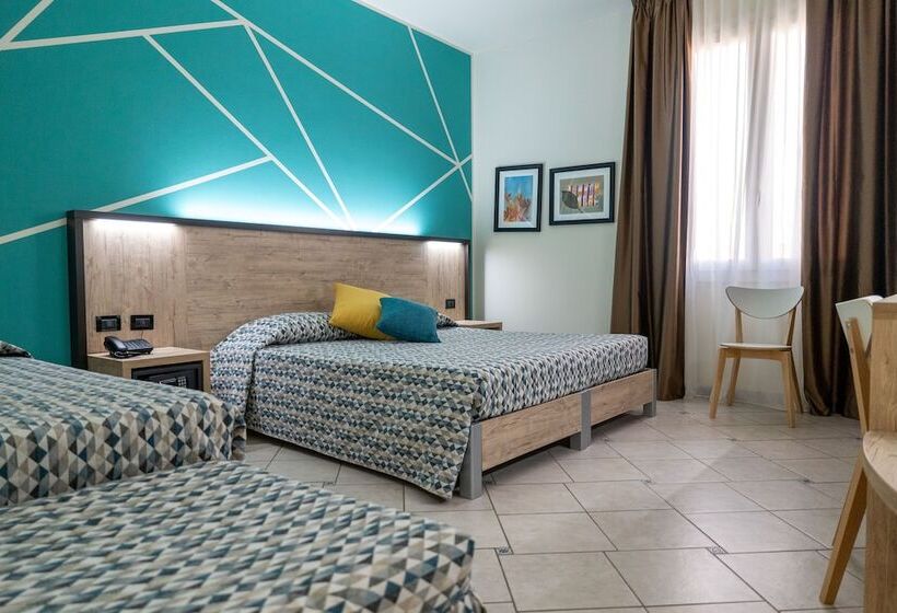 اتاق استاندارد سه نفره, Maritan Hotel & Spa