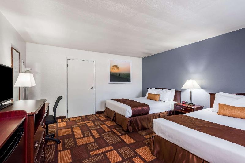 Люкс, Comfort Suites And Conference Center