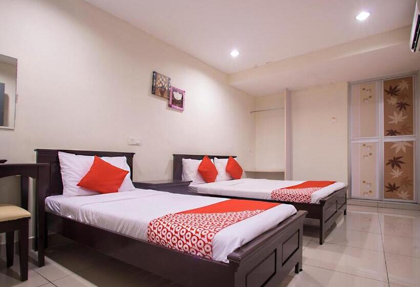 Люкс Superior, Swing & Pillows   Kajang Selangor