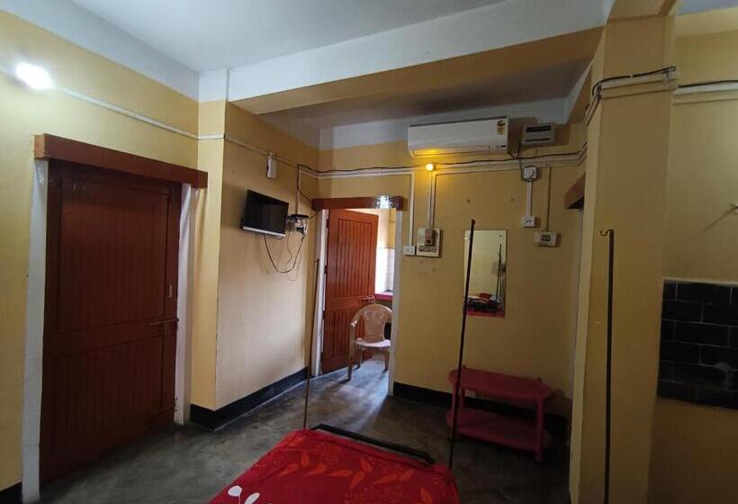 Standard Quadruple Room with Balcony, Ajanta Lodge