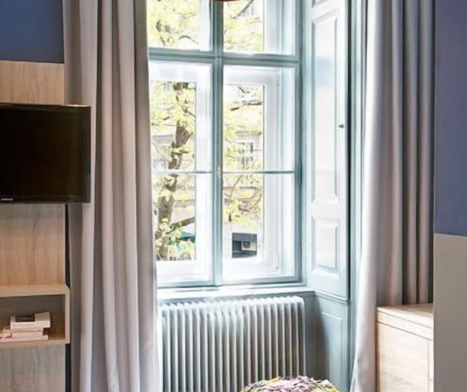 标准三人间, Saint Shermin Bed Breakfast & Champagne