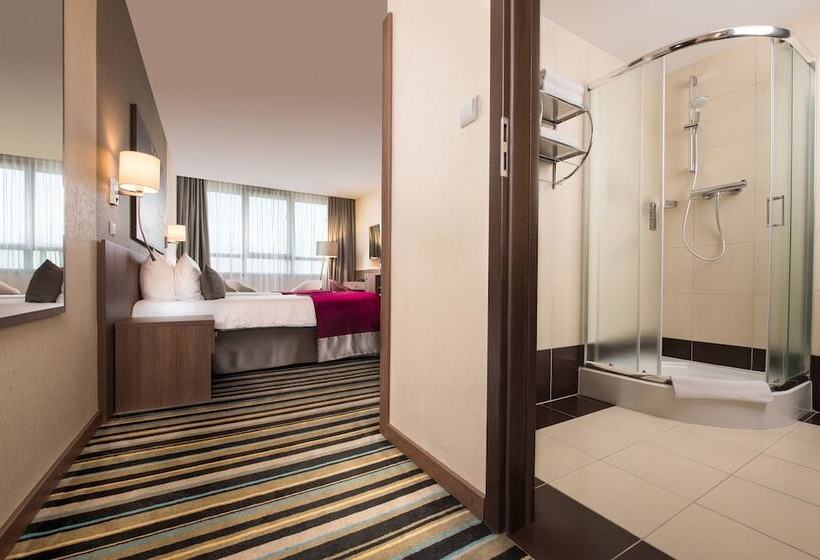 Трехместный Номер Deluxe, Leonardo Royal Hotel Warsaw