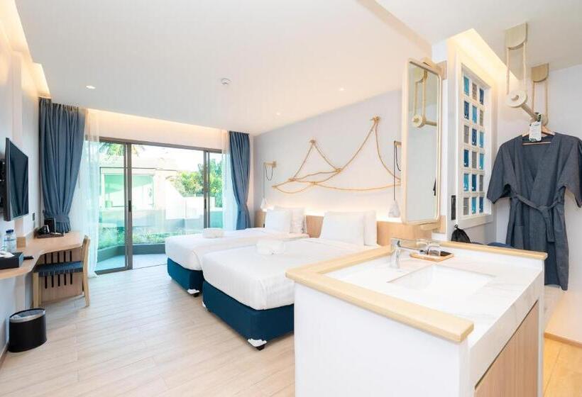 اتاق لوکس با چشم‌انداز, Panwaburi Beachfront Resort