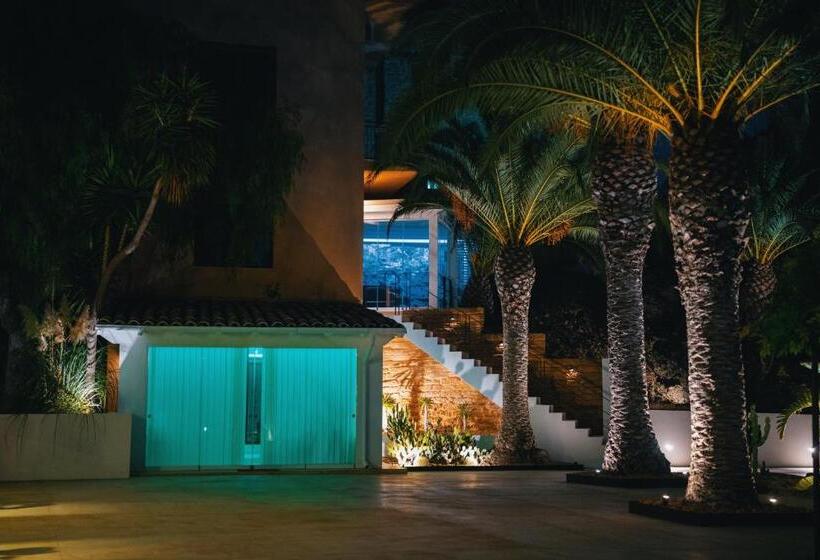 Люкс с Террасой, Emesh Boutique Suite