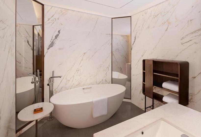 Люкс, Crowne Plaza Qingdao Jinshui, An Ihg