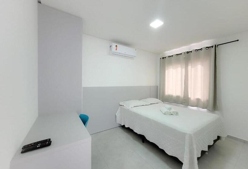 스탠다드 스튜디오, Hospeda Mariscal Flat
