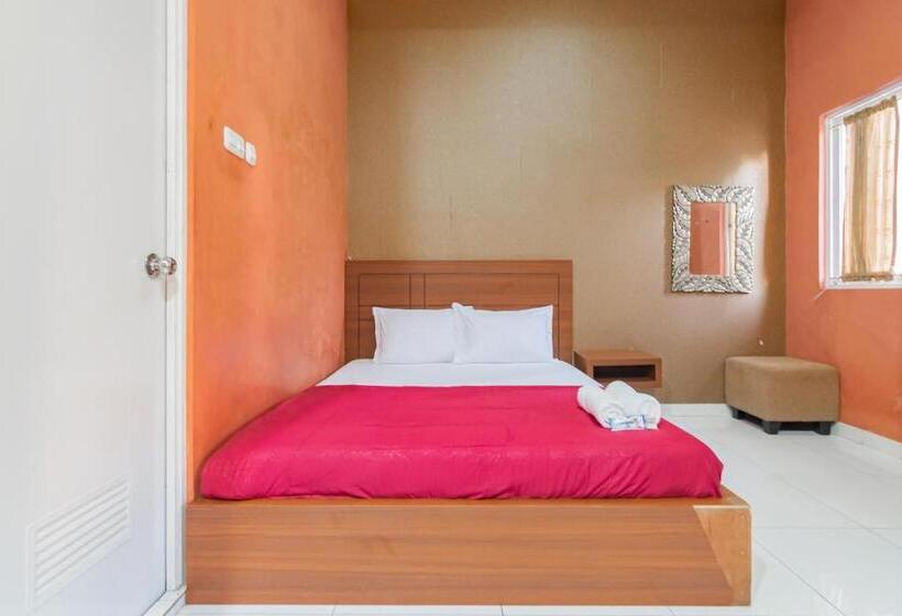 Номер Deluxe, Markoni Pamanukan Mitra Reddoorz