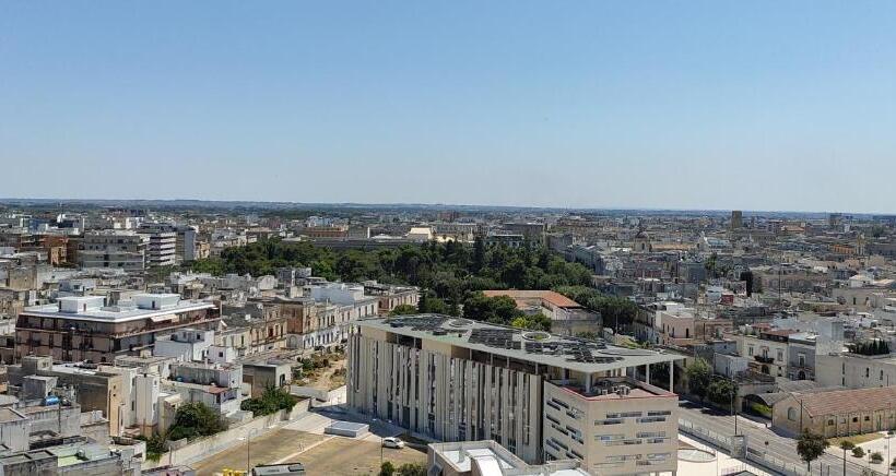 اتاق لوکس با بالکن, Panorama Lecce
