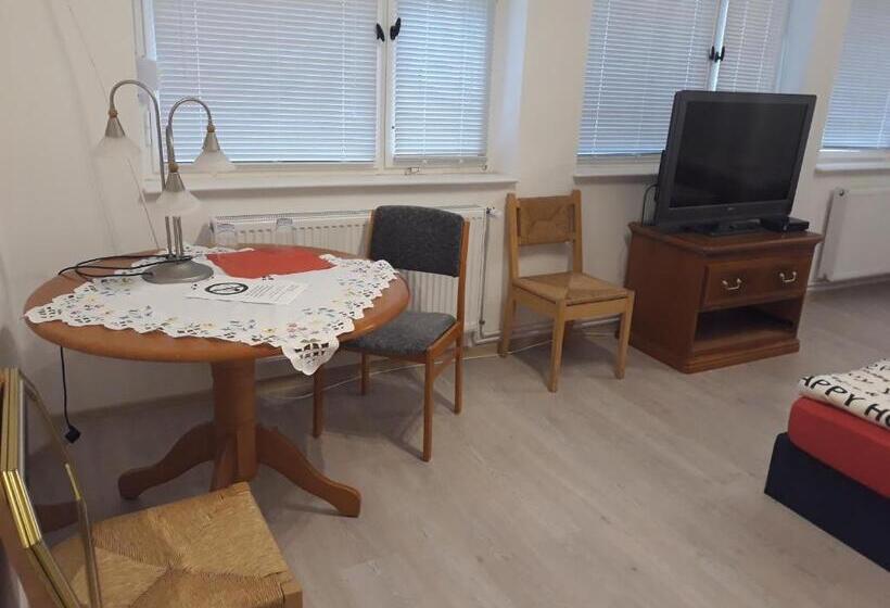 Трехместный Номер Стандарт Совместная Ванная, Lucky Hostel