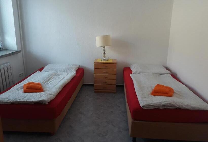 Номер Стандарт Совместная Ванная, Lucky Hostel