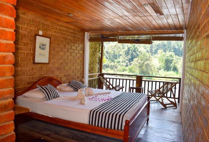 Deluxe room with river view, Rafters Retreat