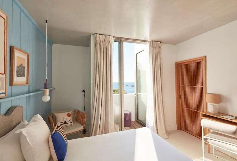 オーシャンビュースタンダードルームバルコニー付き, Hôtel De La Plage