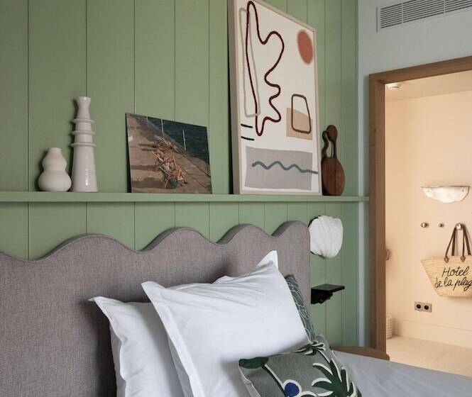 オーシャンビュースタンダードルームバルコニー付き, Hôtel De La Plage