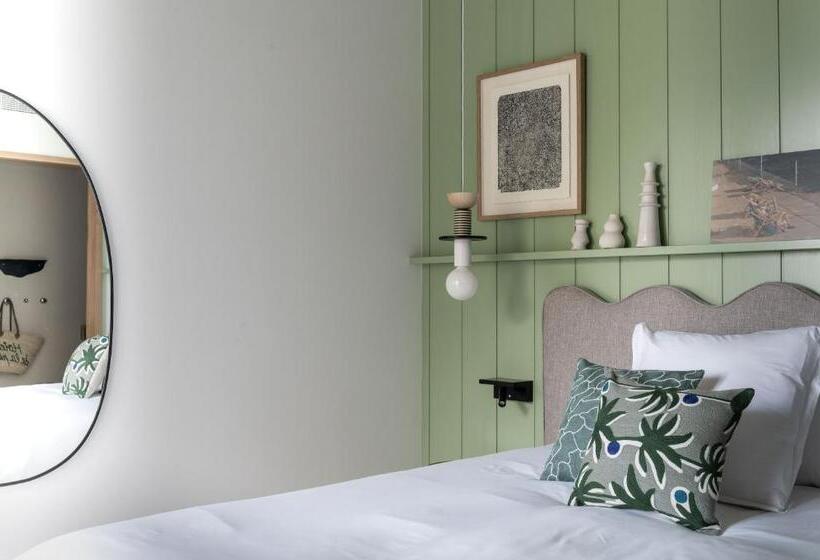 オーシャンビュースタンダードルームバルコニー付き, Hôtel De La Plage