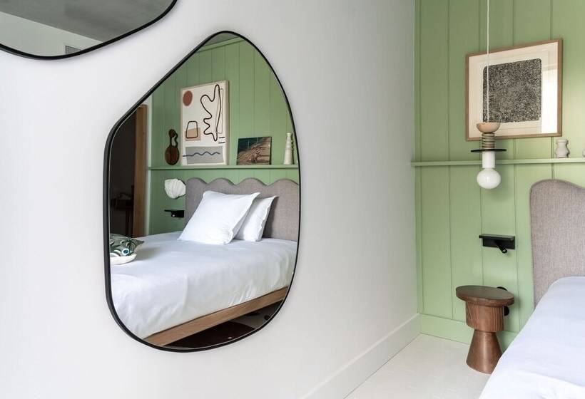 オーシャンビュースタンダードルームバルコニー付き, Hôtel De La Plage