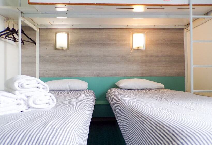 اتاق استاندارد سه نفره, Stay Inn Poitiers