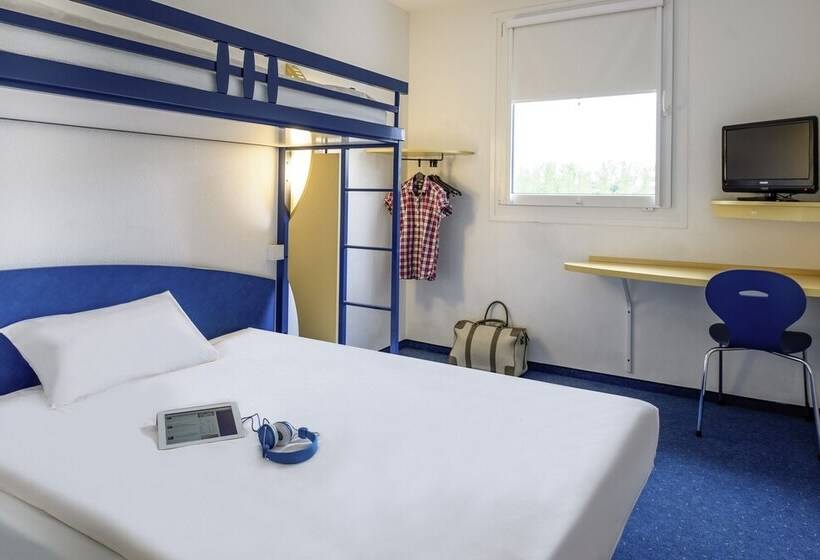 Номер Стандарт Трехместный, Ibis Budget Pouillyenauxois