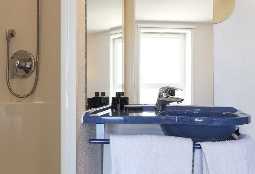 Номер Стандарт Трехместный, Ibis Budget Pouillyenauxois