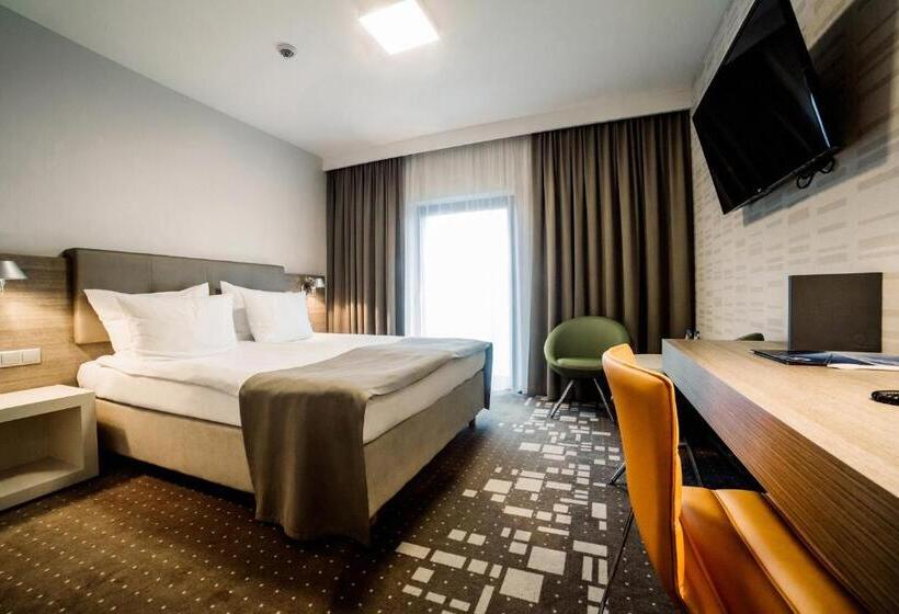 Семейное Студио, Q Hotel Plus Wrocław