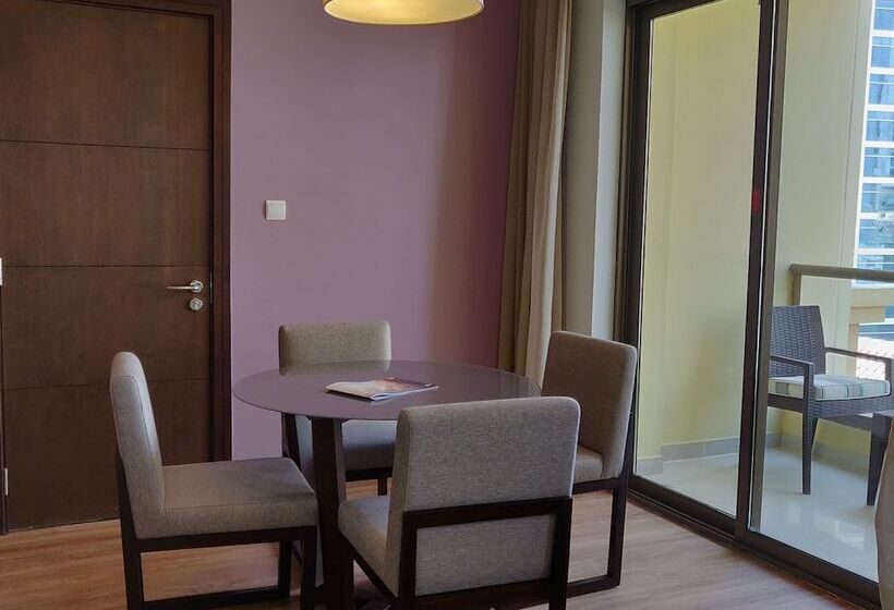 آپارتمان 1 خوابه با چشم‌انداز جانبی دریا, Ramada Hotel, Suites And Apartments By Wyndham Dubai Jbr