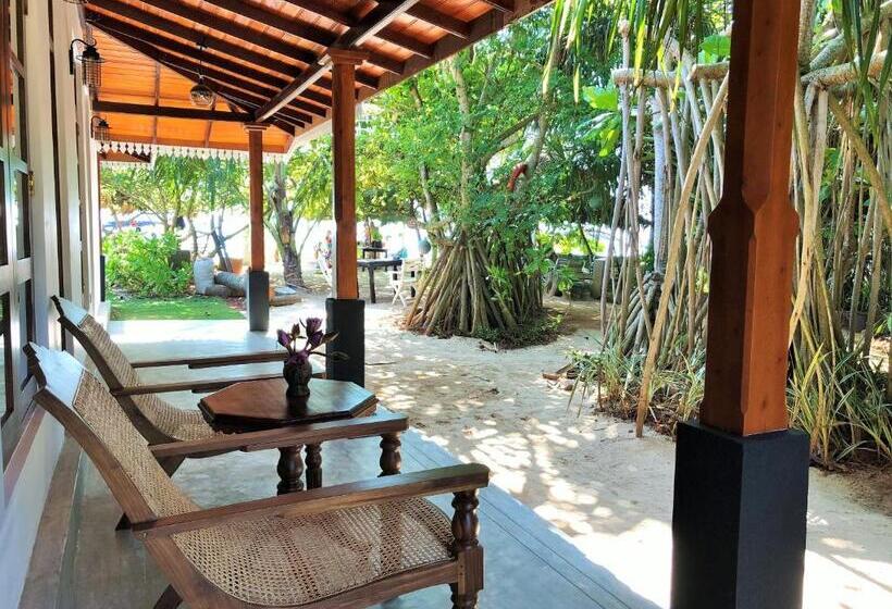 Номер Deluxe с Балконом, Sunflower Beach Resort