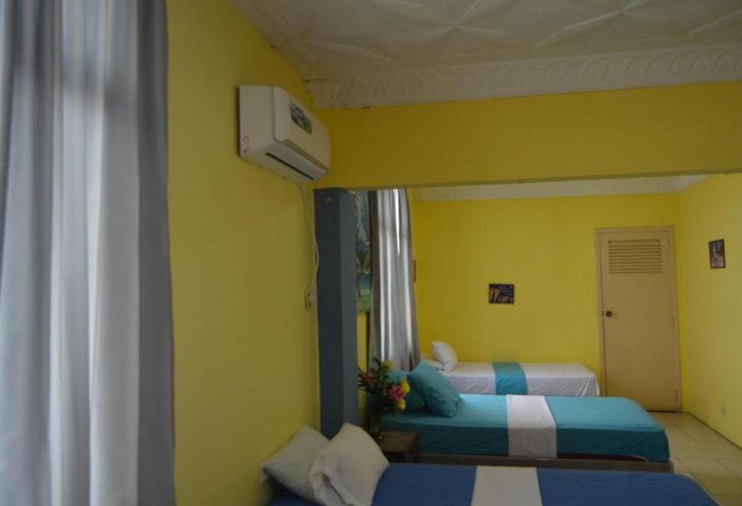 Семейный Номер, Hostal El Naufrago 2