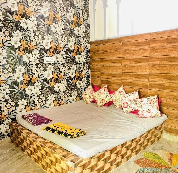 Студио Стандарт Вид на Сад, Bhoora House