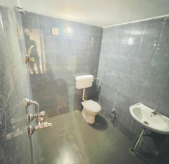 דירת חדר נוף לגינה, Bhoora House